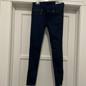 Rag & Bone Skinny Leg Jeans
Dark Blue Wash with Mid-Rise
